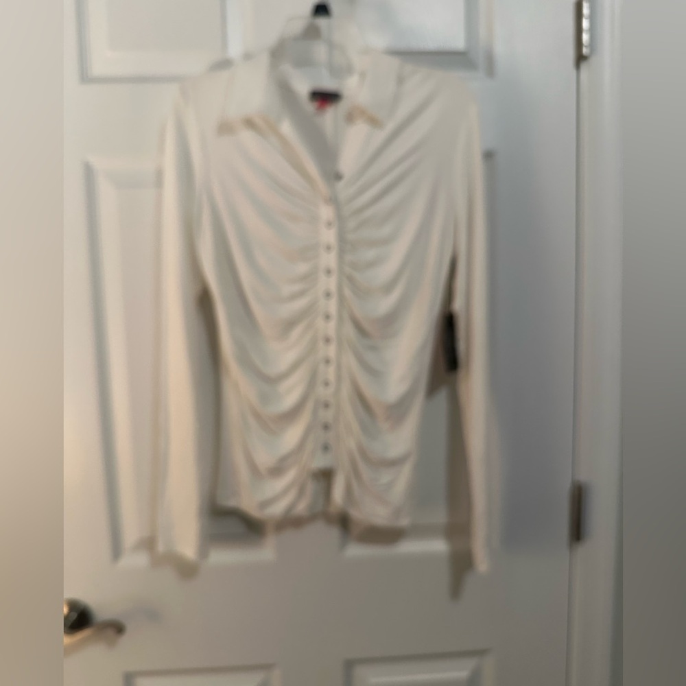 Vince Camuto Cream Ruched Button-Front Blouse🛎️